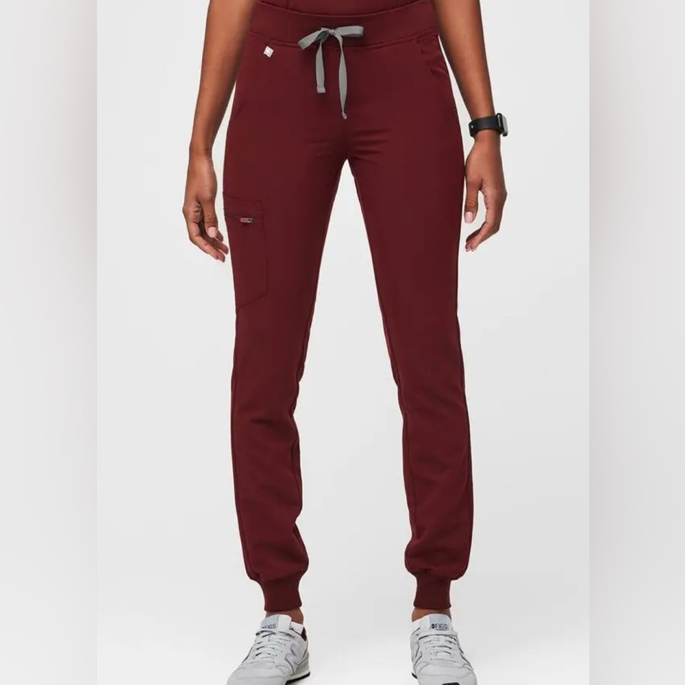 Figs Burgundy Zamora Scrubs Size M petite